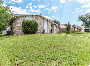 3718 Pinoak Dr, Grand Prairie, TX 75052