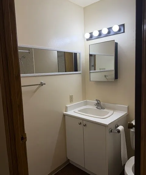 1126 Barclay St — Photo 15
