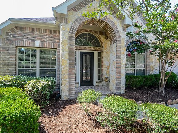 2nd image of 27 Vershire Cir