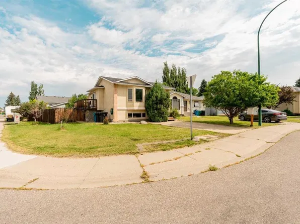 194 S Mount Blakiston Rd W, Lethbridge, AB T1K 6M5