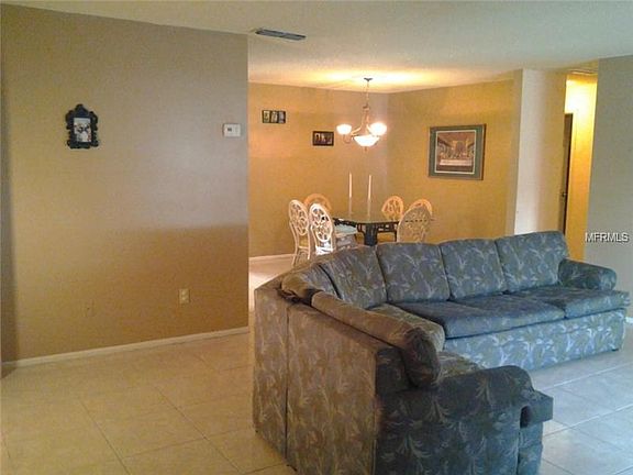 2nd image of 356 Buenaventura Blvd