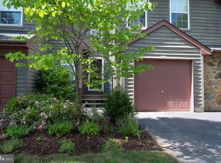 16C Andover Cir, Princeton, NJ 08540