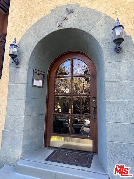 1 bed, 1.0 bath, 850 sqft, $2,250 — Photo 2