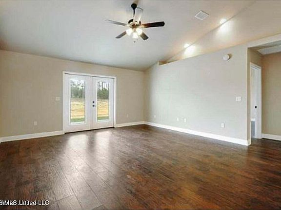 3rd image of 14912 Camp Ln