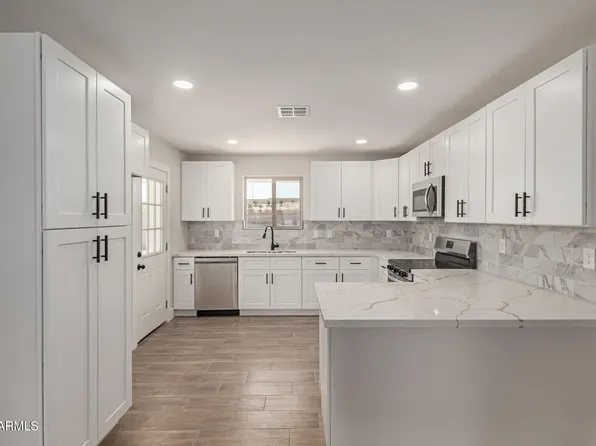 119 E HAMPTON Avenue, Mesa, AZ 85210