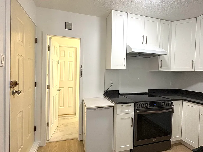 9557 Francis Rd #101 — Photo 6