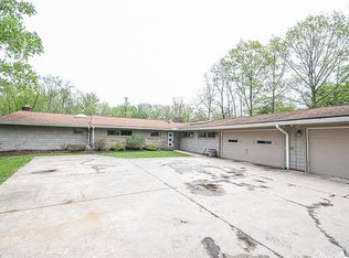 28599 S Woodland Rd, Pepper Pike, OH 44124