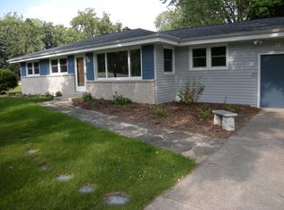 W151S6414 Glenbrook Dr, Muskego, WI 53150