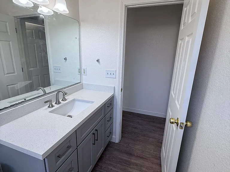 433 Halley Ave — Photo 8