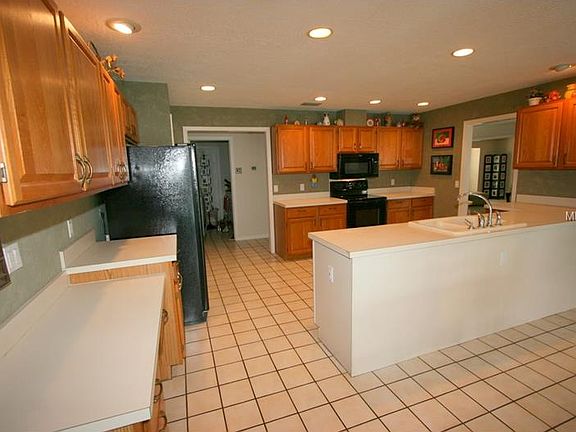3rd image of 621 S Sweetwater Cove Blvd
