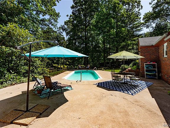 5th image of 7274 Ivanhoe Dr