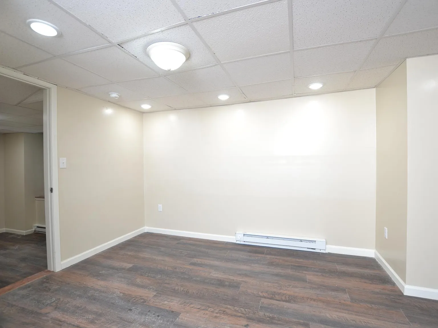 1 bed, 700 sqft, $699 — Photo 2