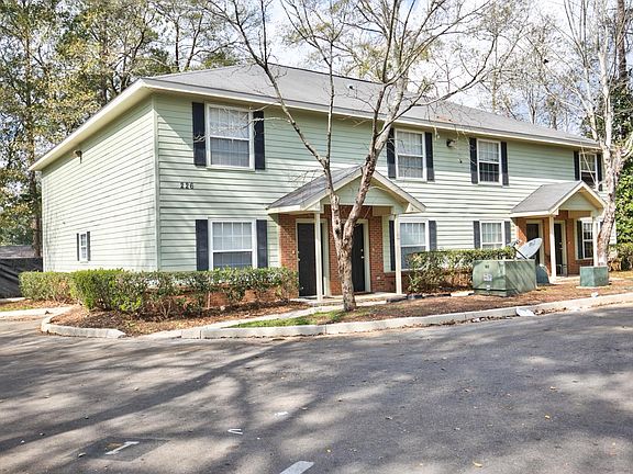 4th image of 226 Columbia Dr APT 14