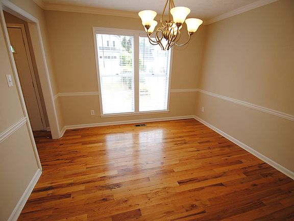 4th image of 535 River Overlook Dr