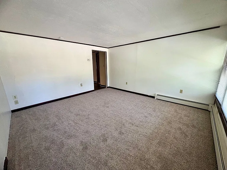 3630 Colebrook Rd — Photo 36