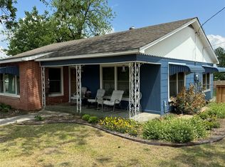 706 N Austin St, Comanche, TX 76442