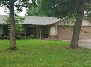 114 W South Dr, Rogers, AR 72756