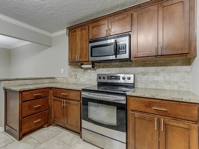 1515 Charles St — Photo 12