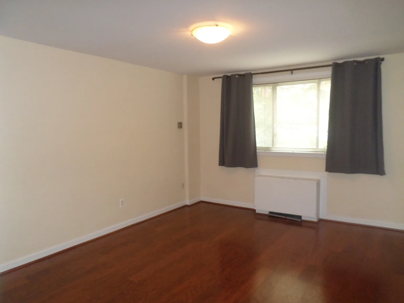 2725 39th Str NW - 211 - 211 — Photo 3
