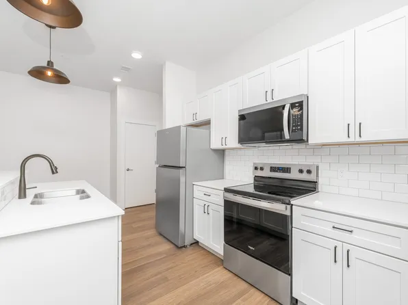 640 Eastern Ave SE, Grand Rapids, MI