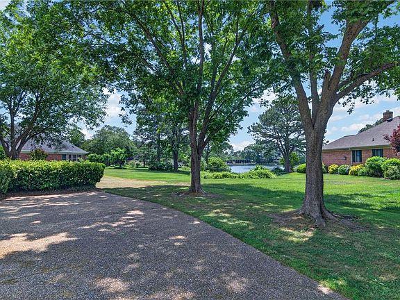 2nd image of 1801 Sawgrass Pointe Dr