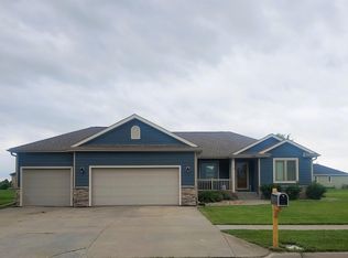 2116 E 16th St, York, NE 68467