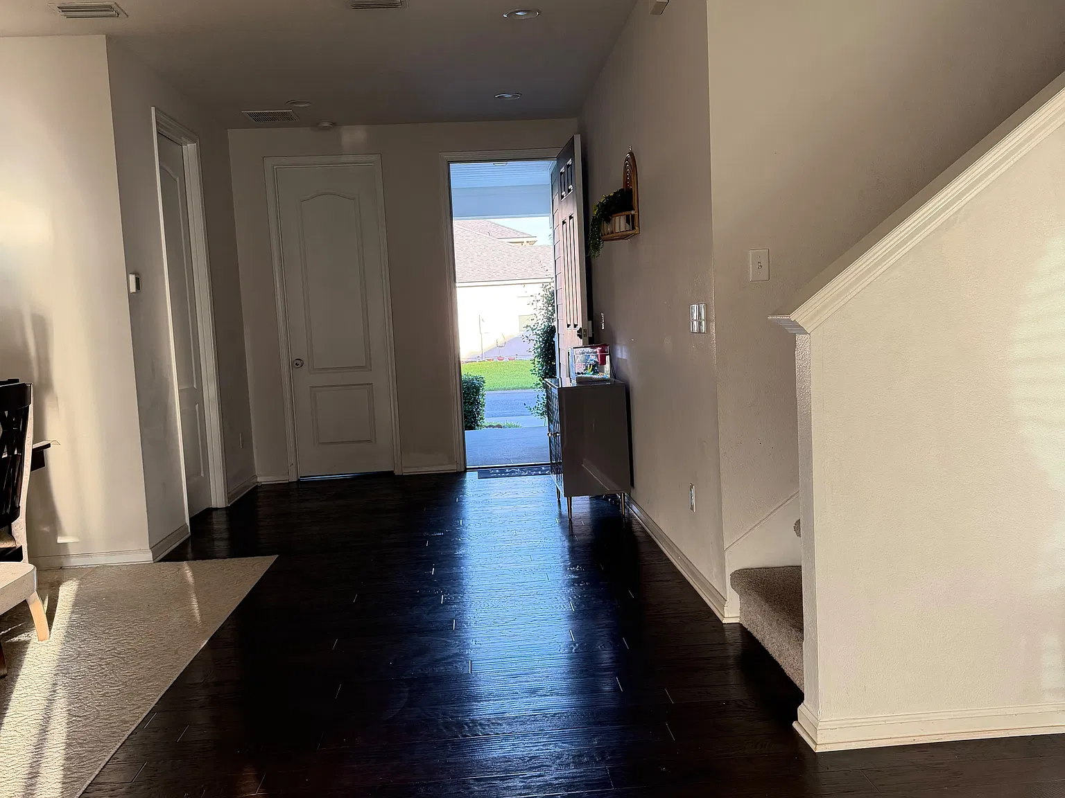 4 bed, 2378 sqft, $2,695 — Photo 3