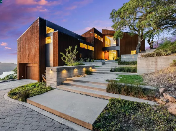 240 Tappan Ln, Orinda, CA 94563