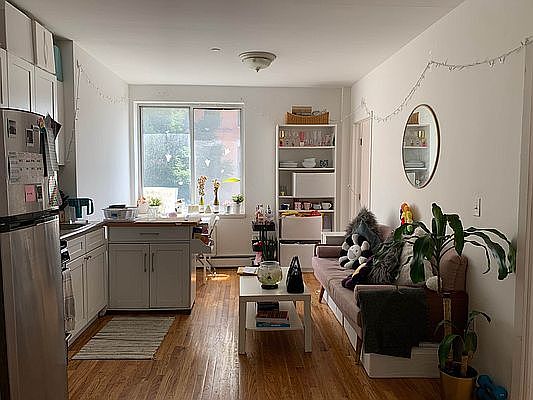 1st image of 218 1st Ave #2W