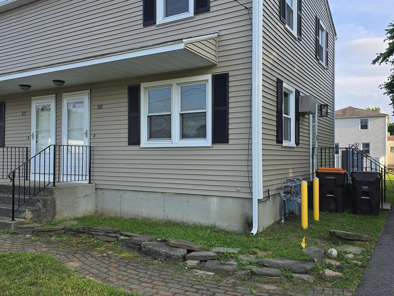 2 bed, 1.5 bath, $1,875 — Photo 2
