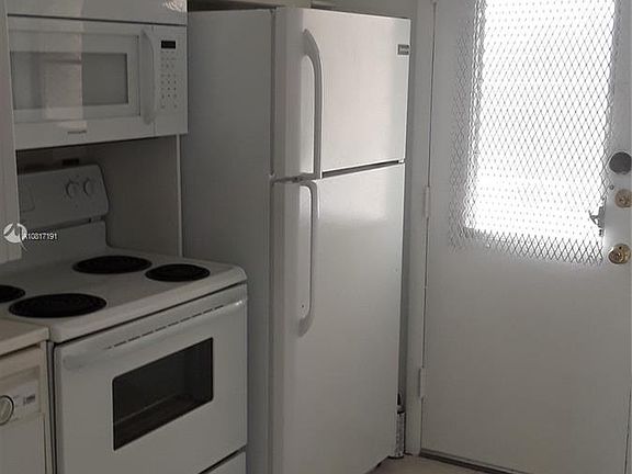 5th image of 2930 Point East Dr #504