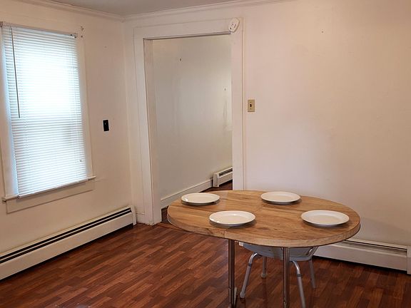 4th image of 714 E 21st St