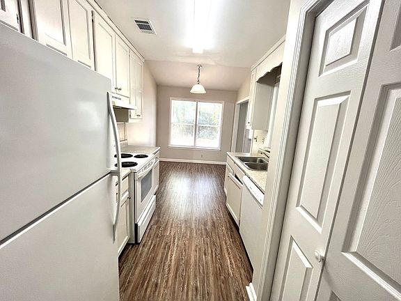 4th image of 2467 Planters Cove Dr