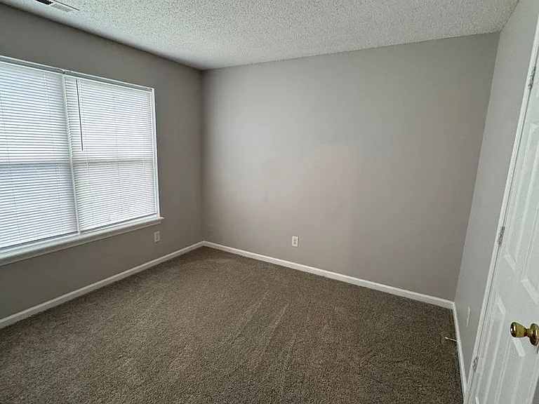 644 Springtree Ln — Photo 13