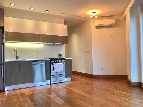 3rd image of 865 Willoughby Ave APT 4D