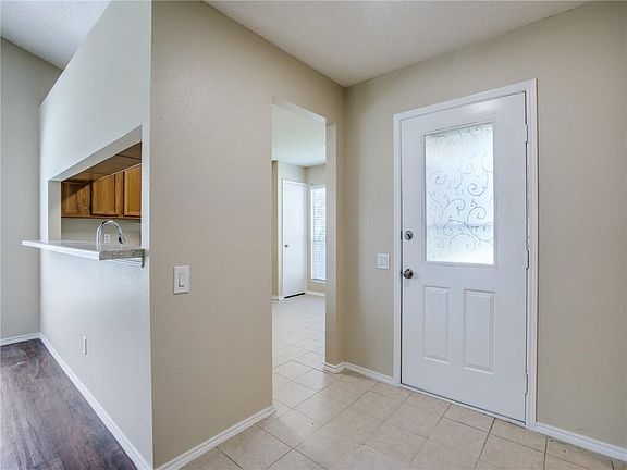 3rd image of 3712 Huckleberry Dr