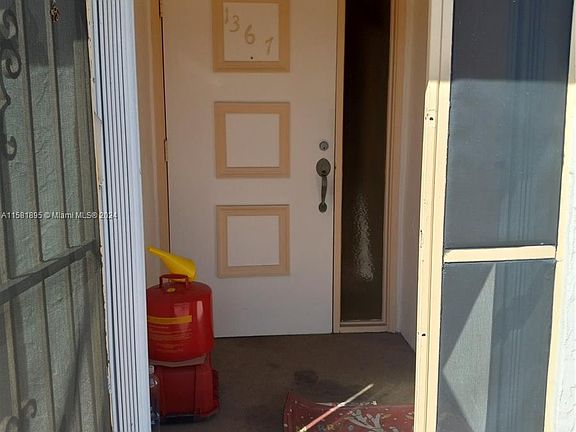 2nd image of 1367 Seaview Dr