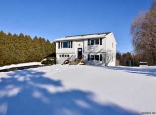 4 Barley Ct, Waterford, NY 12188