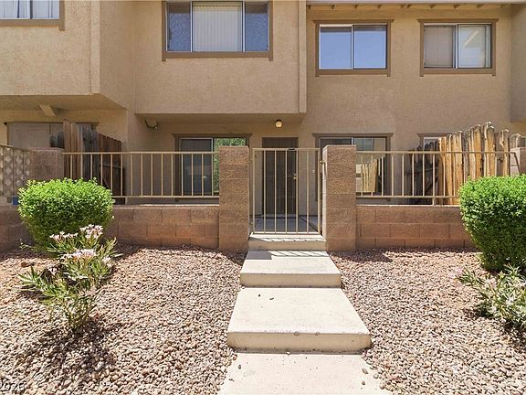 2nd image of 2209 Short Pine Dr