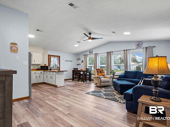 4th image of 1222 Chagrin Dr