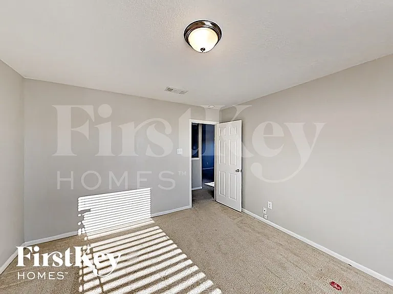 15207 Green Whisper Dr — Photo 10