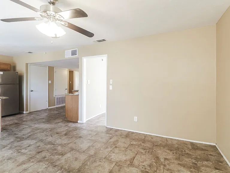 7522 Christie Ln — Photo 4