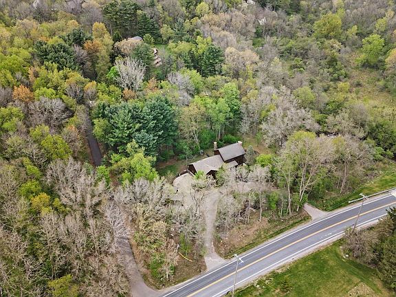 3rd image of 3920 Miller Rd