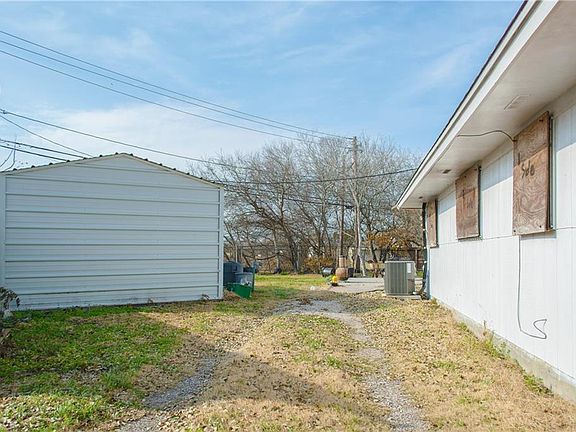 5th image of 2049 Rockford Dr