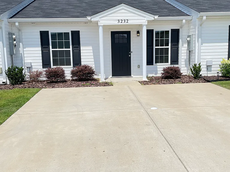 3232 Pleasant Valley Cir — Photo 1