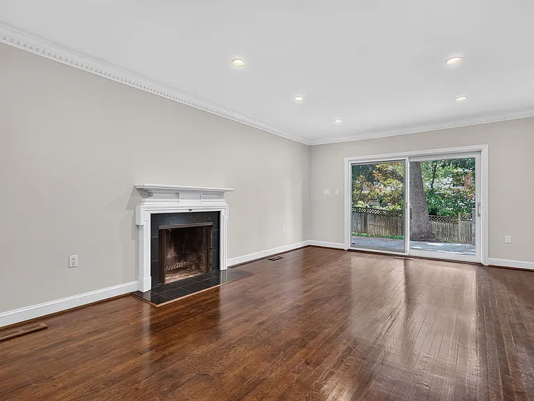 6216 Goodview St — Photo 10
