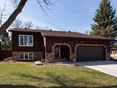 1620 38th Ave S, Fargo, ND, 58104