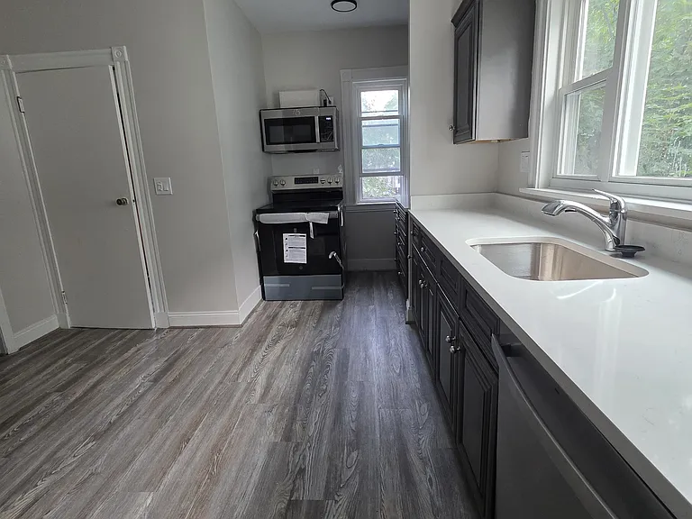 26 Warner St #1 — Photo 2