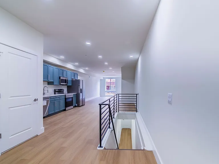 3956 Parrish St — Photo 2