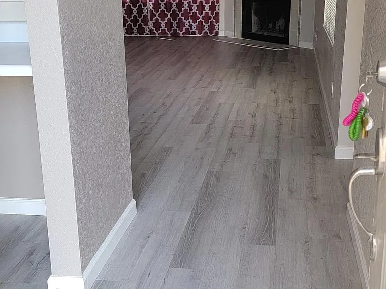 2052 Mesquite Ln #E304 — Photo 1